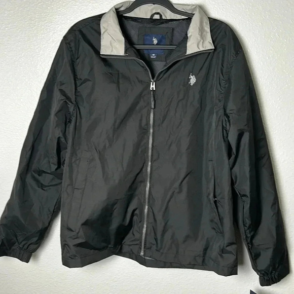 U.S. Polo Assn Men’s Mesh Lined Windbreaker in Black - Picture 7 of 7